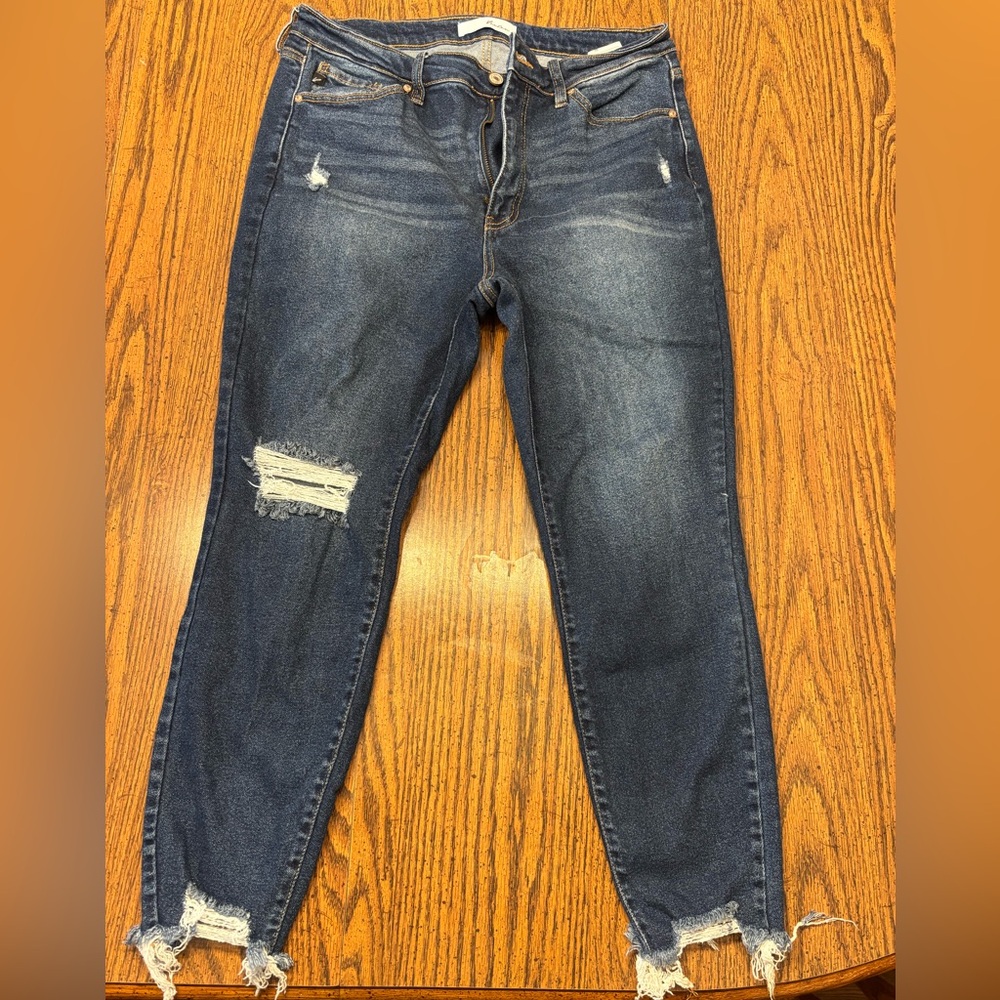 KanCan Women’s high rise distressed skinny jeans XL
